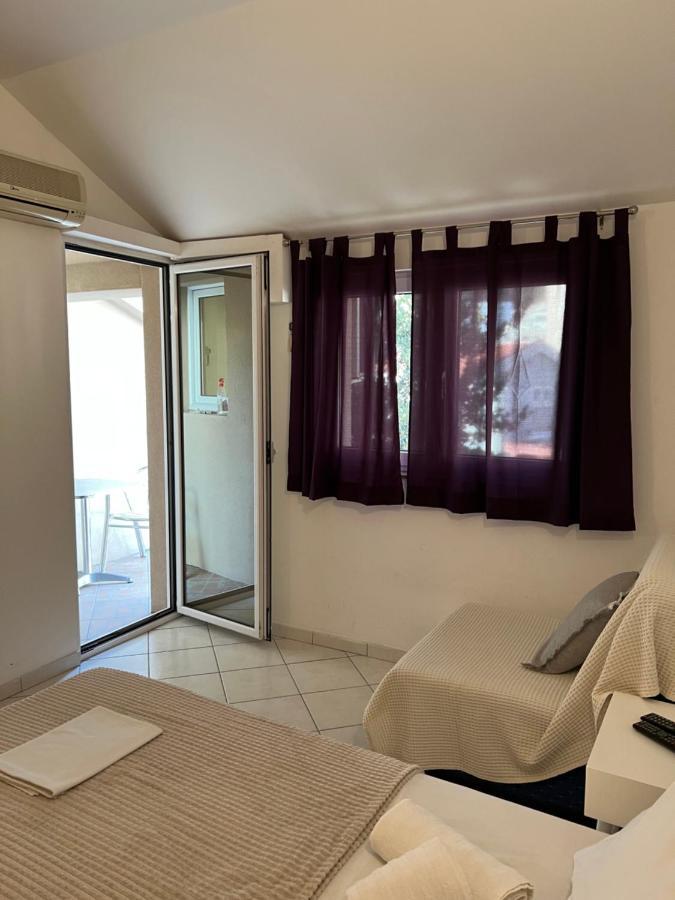 Ksenia Guesthouse Apartments And Studios Budva Exteriör bild