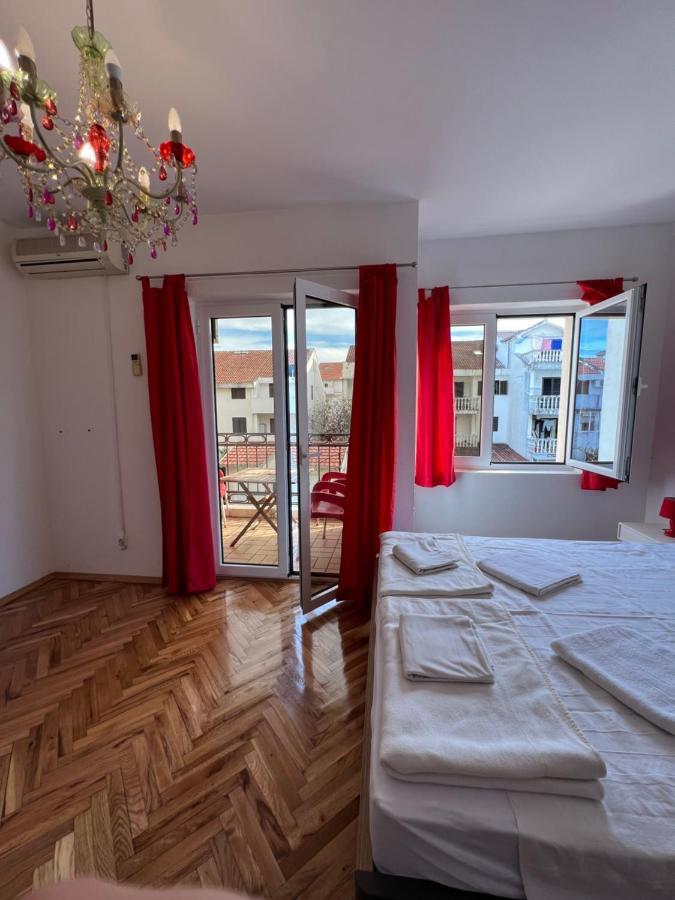 Ksenia Guesthouse Apartments And Studios Budva Exteriör bild