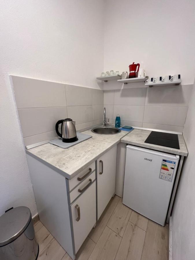 Ksenia Guesthouse Apartments And Studios Budva Exteriör bild