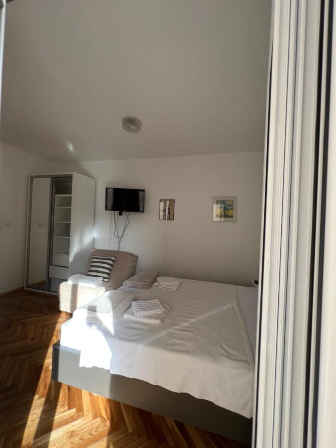 Ksenia Guesthouse Apartments And Studios Budva Exteriör bild