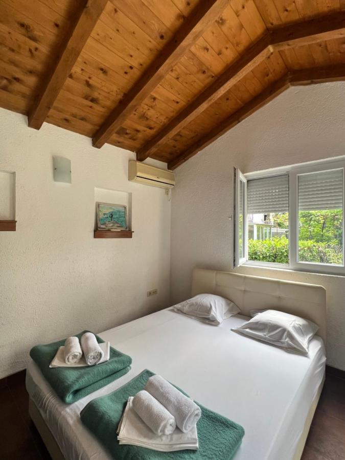 Ksenia Guesthouse Apartments And Studios Budva Exteriör bild