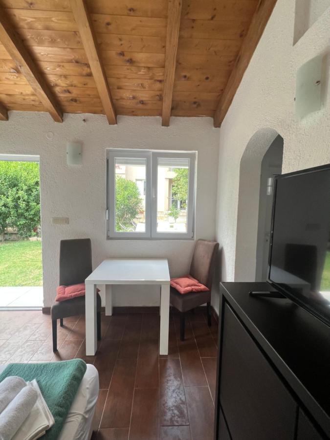 Ksenia Guesthouse Apartments And Studios Budva Exteriör bild