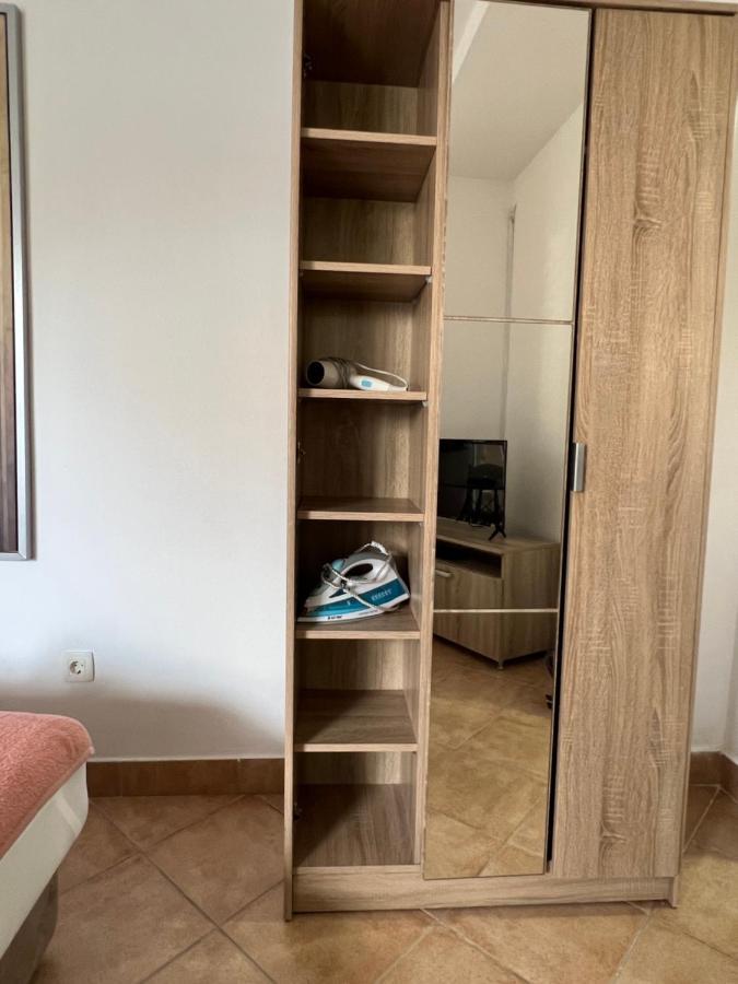 Ksenia Guesthouse Apartments And Studios Budva Exteriör bild