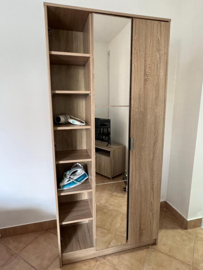 Ksenia Guesthouse Apartments And Studios Budva Exteriör bild