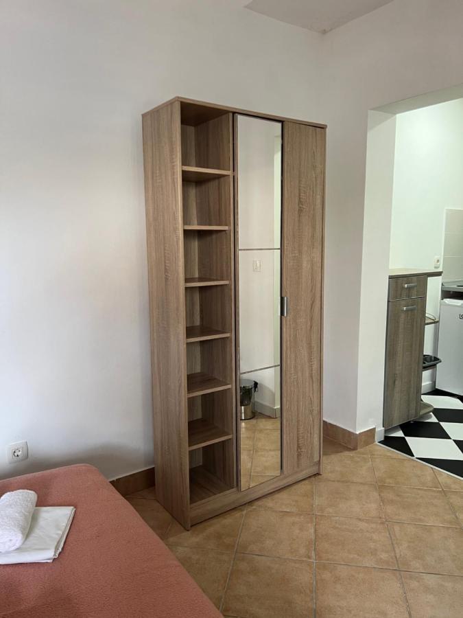 Ksenia Guesthouse Apartments And Studios Budva Exteriör bild
