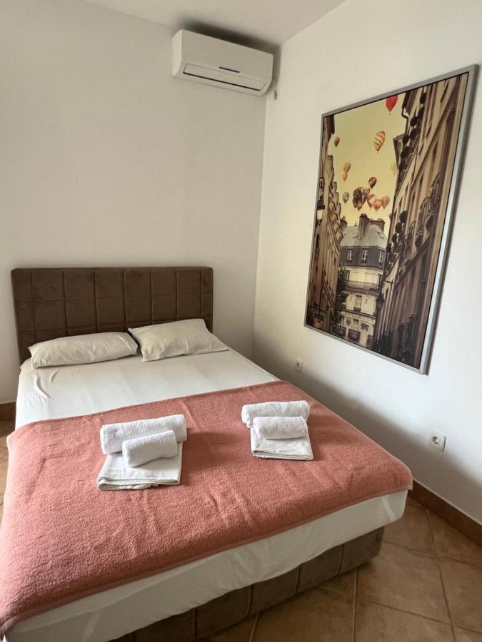 Ksenia Guesthouse Apartments And Studios Budva Exteriör bild
